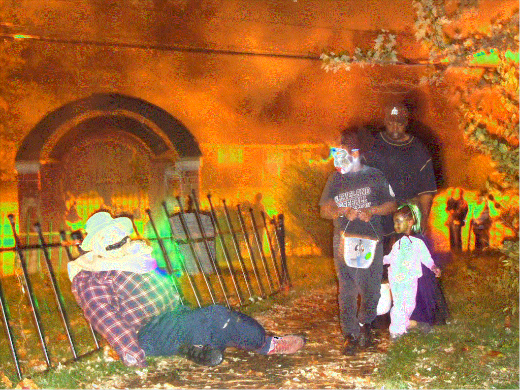 Click to see full size - Minion Manor Haunt 2003